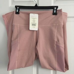 Fabletics Mila High-Waisted Pocket Capri Rose